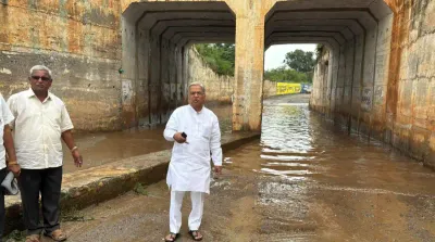 ತುರುವನೂರು ರಸ್ತೆಯ ರೈಲ್ವೆ ಕೆಳ ಸೇತುವೆ ಅವ್ಯವಸ್ಥೆ   ಕೂಡಲೇ ಸರಿಪಡಿಸಿ   ಸಂಸದ ಗೋವಿಂದ ಕಾರಜೋಳ