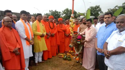 ಚಿತ್ರದುರ್ಗ   ಹಿಂದೂ ಮಹಾಗಣಪತಿ   ಧ್ವಜ ಸ್ತಂಭ ಪೂಜೆ ಮೂಲಕ ಅದ್ದೂರಿ ಚಾಲನೆ