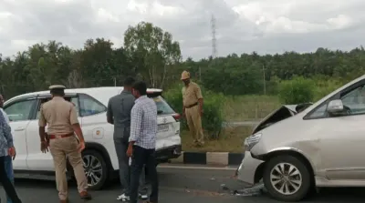 ಹಾಸನ ಸಮಾವೇಶಕ್ಕೆ ತೆರಳುತ್ತಿದ್ದಾಗ ಕೆ ಹೆಚ್ ಮುನಿಯಪ್ಪ ಕಾರು ಅಪಘಾತ   ಅಪಾಯದಿಂದ ಪಾರು   